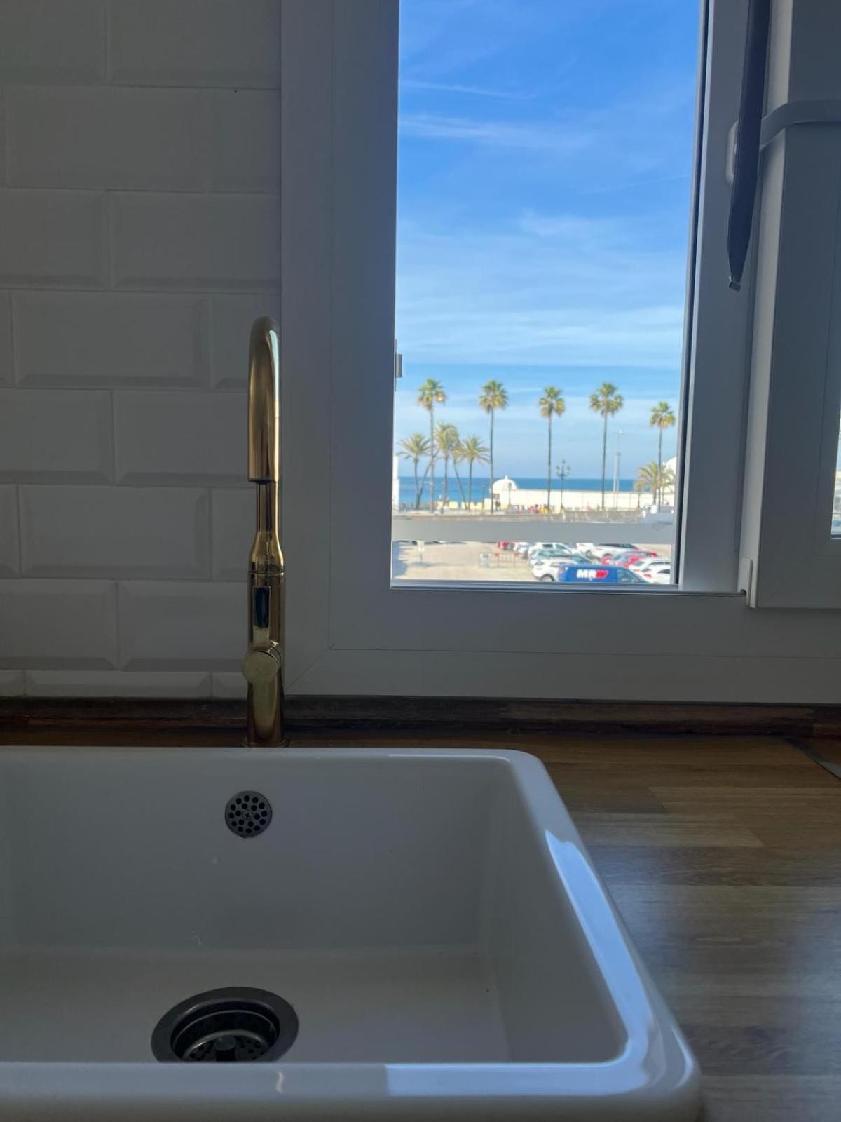The Traveller'S House Con Vistas A Playa La Caleta Apartment Cadiz Luaran gambar